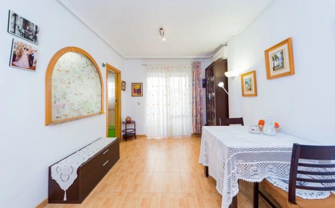 Resale - Apartment -
Torrevieja - Centro