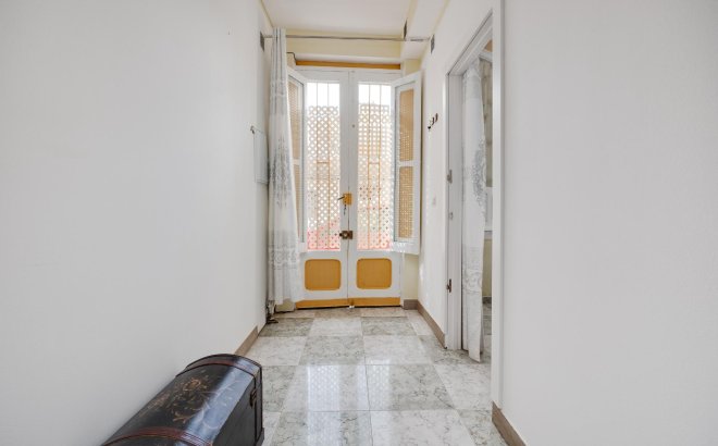 Herverkoop - Appartement -
Torrevieja - Centro