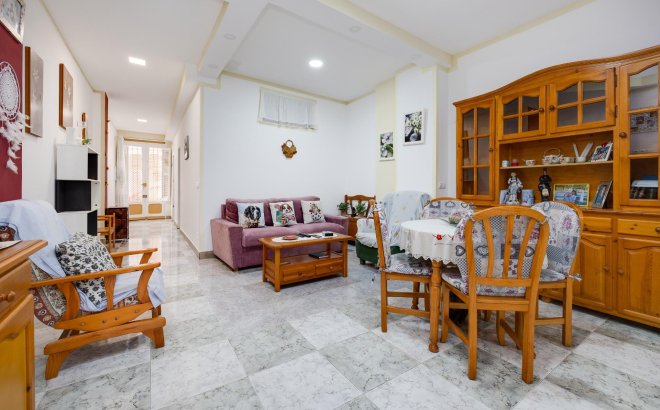 Herverkoop - Appartement -
Torrevieja - Centro