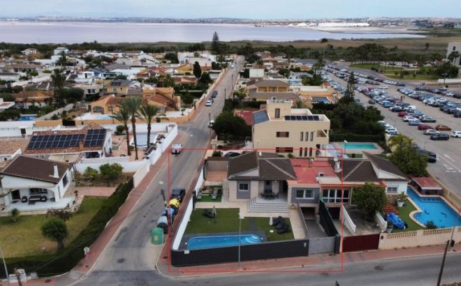 Resale - Villa -
Torrevieja - Costa Blanca