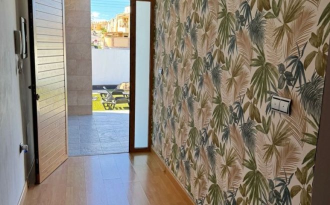 Resale - Villa -
Torrevieja - Costa Blanca