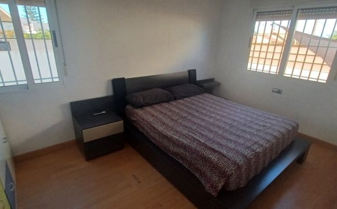 Resale - Villa -
Torrevieja - Costa Blanca