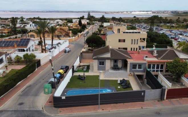 Resale - Villa -
Torrevieja - Costa Blanca