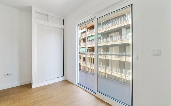 Revente - Appartement -
Torrevieja - Playa del Cura