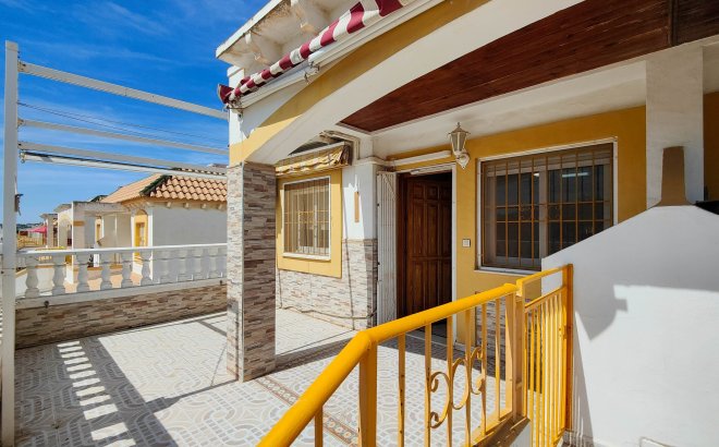 Resale - Bungalow -
Torrevieja - Costa Blanca