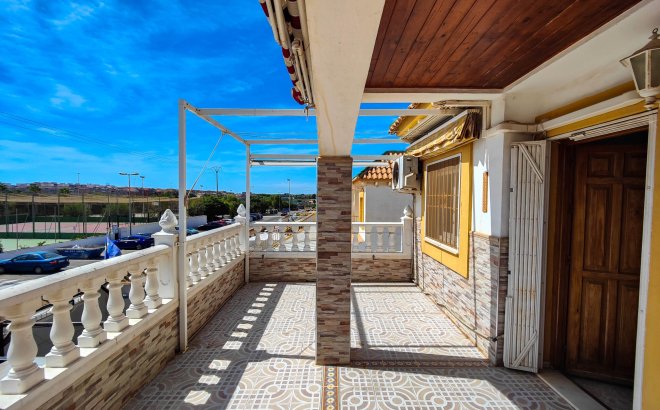 Resale - Bungalow -
Torrevieja - Costa Blanca