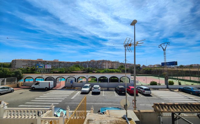 Resale - Bungalow -
Torrevieja - Costa Blanca