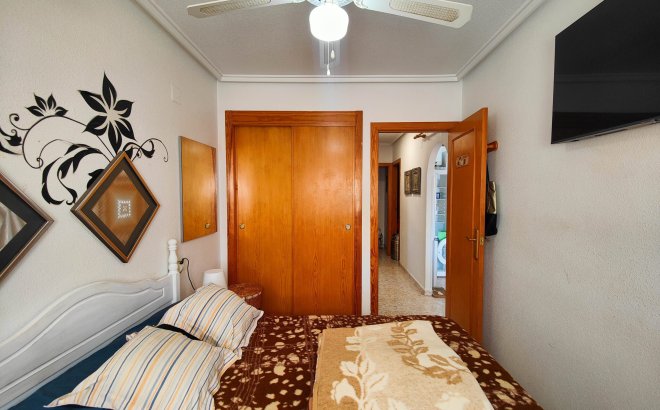 Resale - Bungalow -
Torrevieja - Costa Blanca