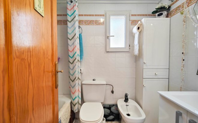 Resale - Bungalow -
Torrevieja - Costa Blanca