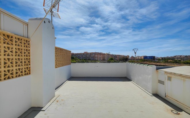 Resale - Bungalow -
Torrevieja - Costa Blanca