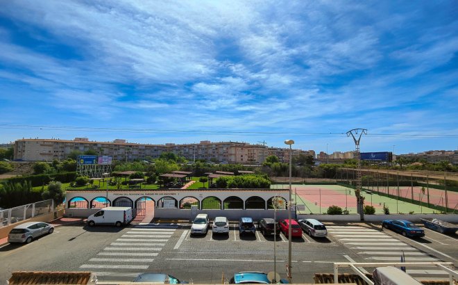 Resale - Bungalow -
Torrevieja - Costa Blanca