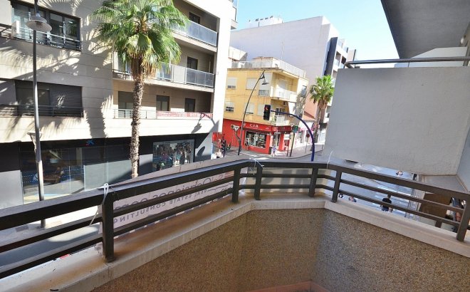 Resale - Apartment -
Torrevieja - Centro