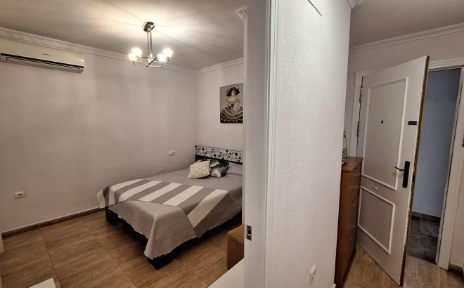 Resale - Apartment -
Torrevieja - Playa del Cura