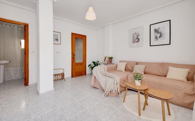 Resale - Bungalow -
Torrevieja - Los Frutales