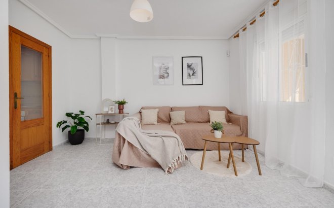 Resale - Bungalow -
Torrevieja - Los Frutales