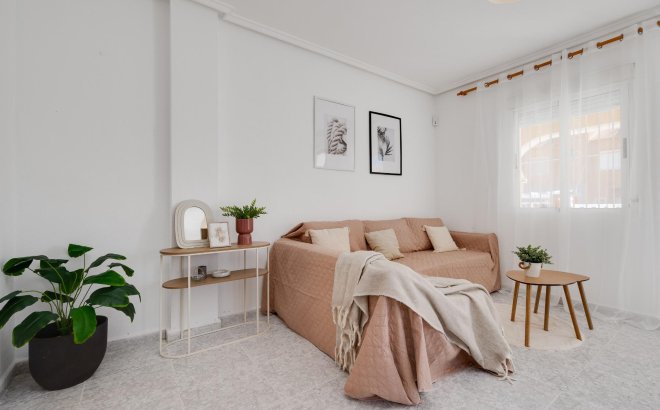 Resale - Bungalow -
Torrevieja - Los Frutales