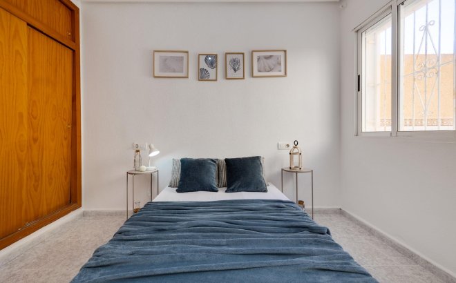 Resale - Bungalow -
Torrevieja - Los Frutales