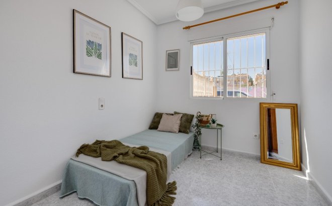 Resale - Bungalow -
Torrevieja - Los Frutales