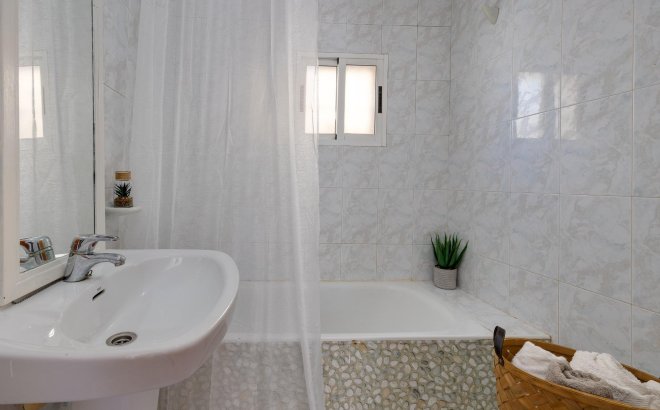 Resale - Bungalow -
Torrevieja - Los Frutales