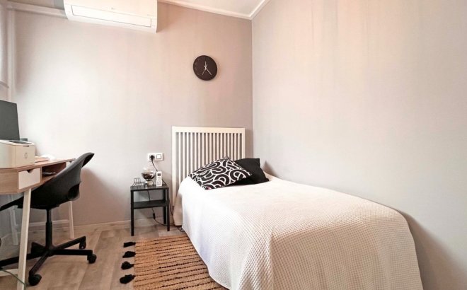 Herverkoop - Town House -
Torrevieja - Costa Blanca