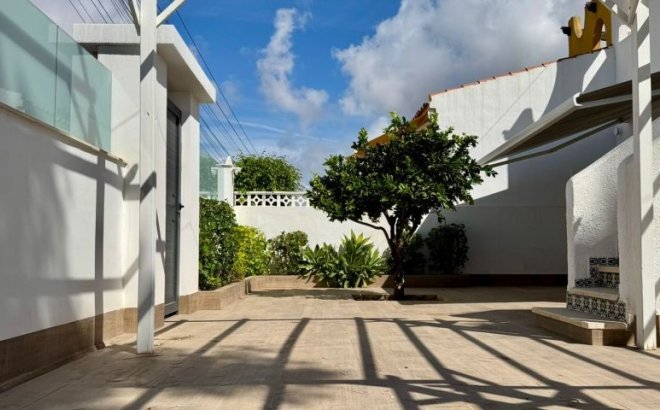 Resale - Villa -
Torrevieja - Costa Blanca