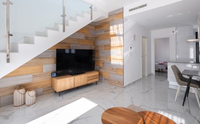 Resale - Villa -
Torrevieja - Costa Blanca