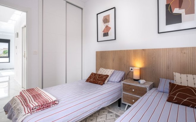 Resale - Villa -
Torrevieja - Costa Blanca