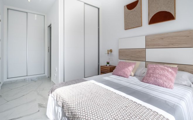 Resale - Villa -
Torrevieja - Costa Blanca