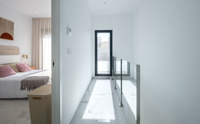 Resale - Villa -
Torrevieja - Costa Blanca