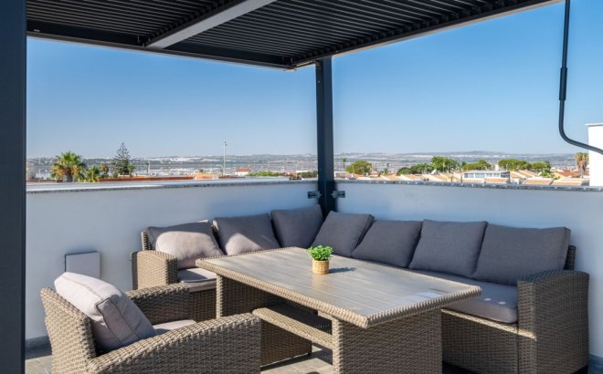 Resale - Villa -
Torrevieja - Costa Blanca