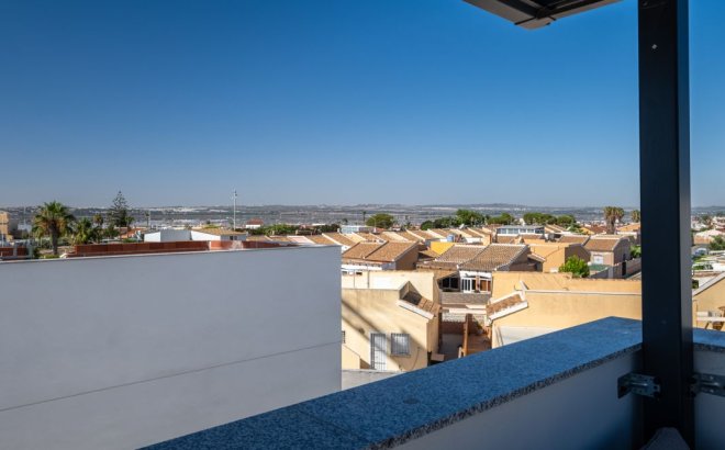 Resale - Villa -
Torrevieja - Costa Blanca