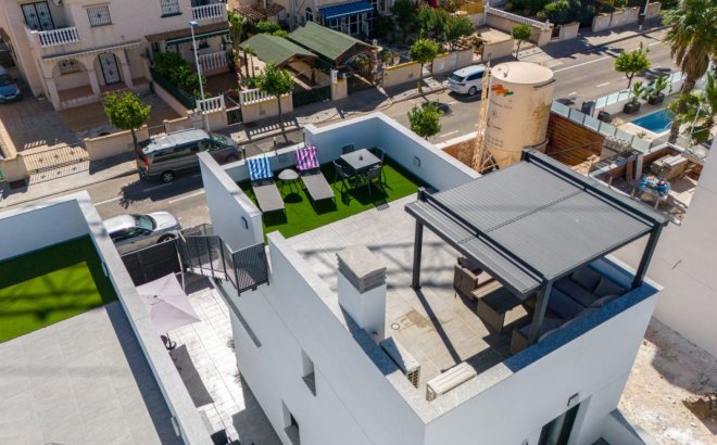 Resale - Villa -
Torrevieja - Costa Blanca