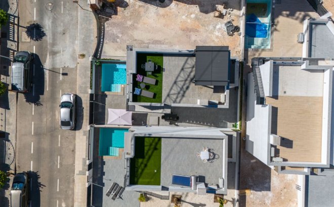 Resale - Villa -
Torrevieja - Costa Blanca