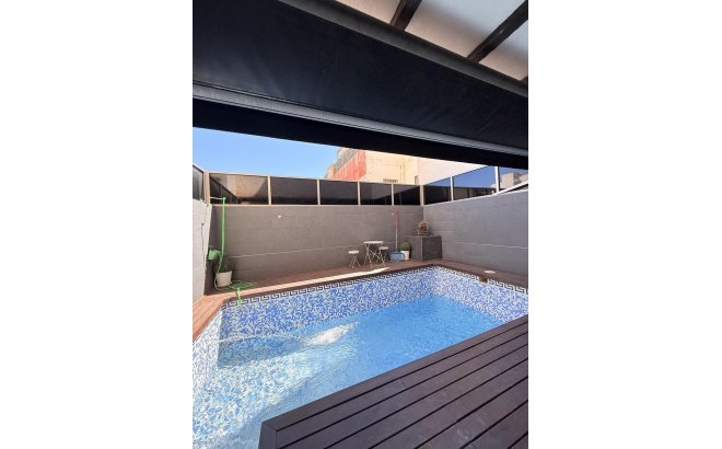 Herverkoop - Town House -
Torrevieja