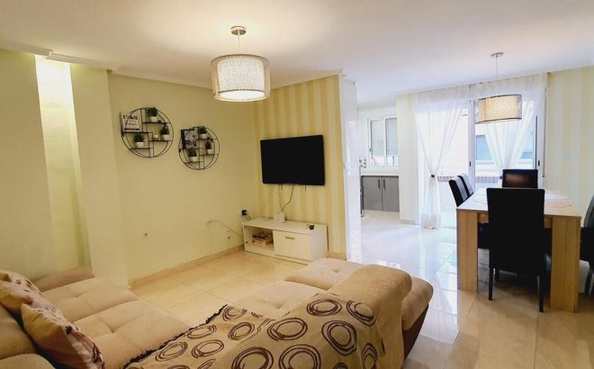 Resale - Apartment -
Torrevieja - Centro