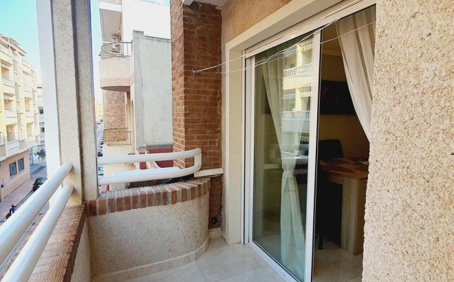 Resale - Apartment -
Torrevieja - Centro