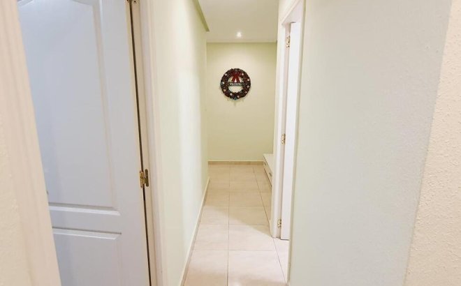 Resale - Apartment -
Torrevieja - Centro