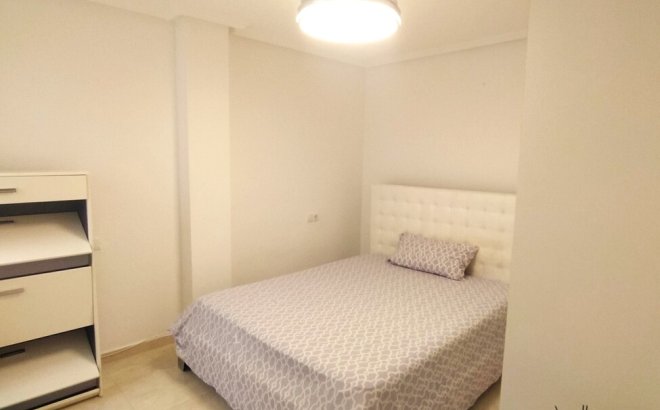 Resale - Apartment -
Torrevieja - Centro