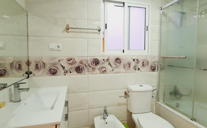 Resale - Apartment -
Torrevieja - Centro