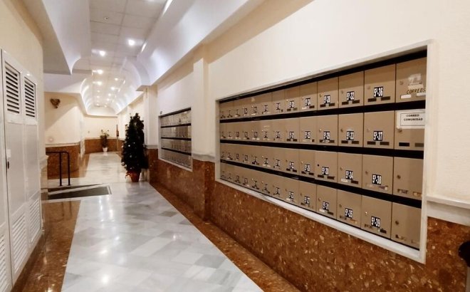 Revente - Appartement -
Torrevieja