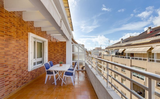 Revente - Penthouse -
Torrevieja - Paseo Maritimo