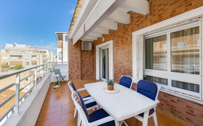 Revente - Penthouse -
Torrevieja - Paseo Maritimo