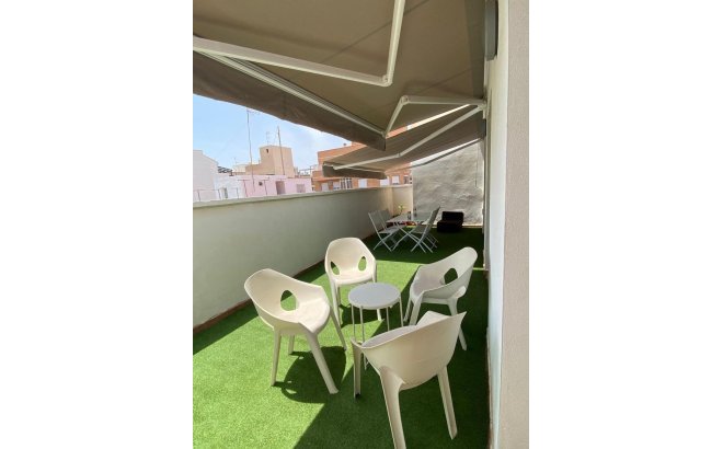 Resale - Villa -
Torrevieja - Centro - Muelle Pesquero
