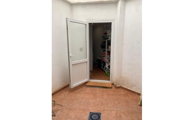 Resale - Villa -
Torrevieja - Centro - Muelle Pesquero