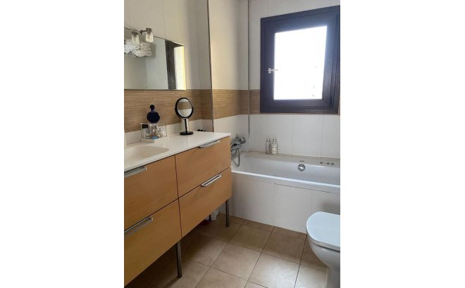 Resale - Villa -
Torrevieja - Centro - Muelle Pesquero