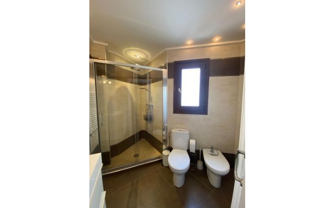 Resale - Villa -
Torrevieja - Centro - Muelle Pesquero