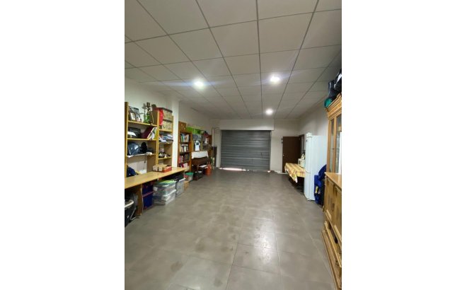 Resale - Villa -
Torrevieja - Centro - Muelle Pesquero