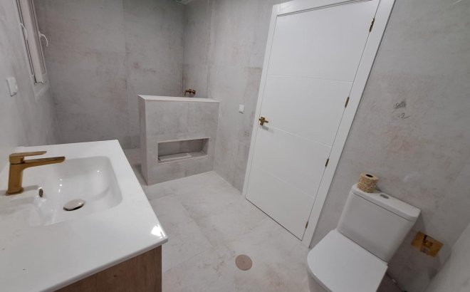 Resale - Apartment -
Torrevieja - Acequion