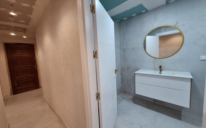 Resale - Apartment -
Torrevieja - Acequion