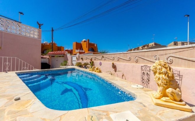 Resale - Town House -
Torrevieja - Los Frutales/ La Rosaleda